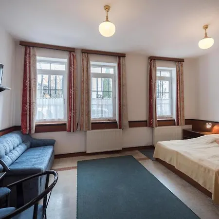 Queen Lisbeth Street 아파트호텔 3*