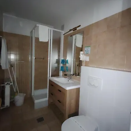 Aparthotel Queen Lisbeth Street 3*